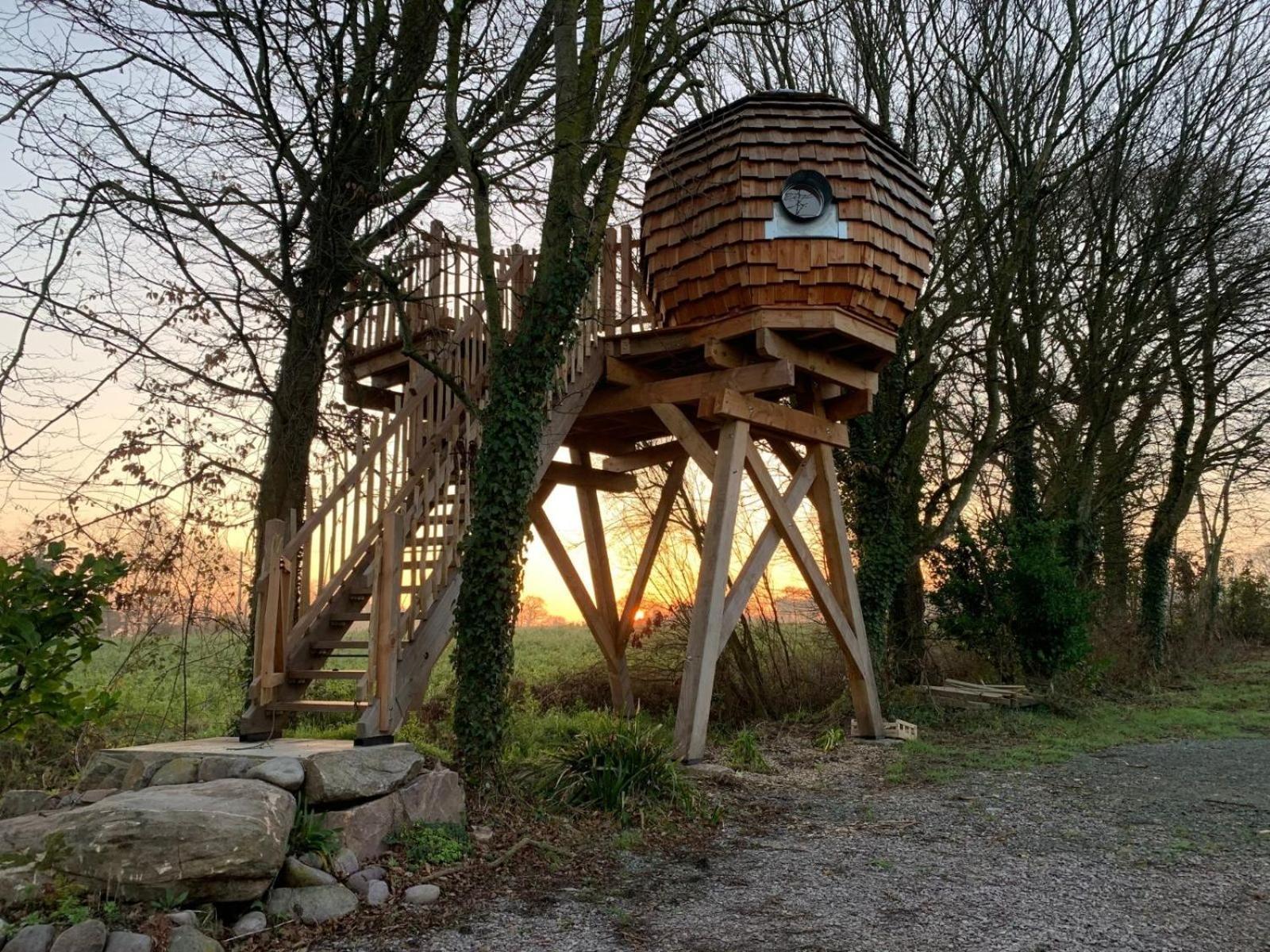 La Ville Es Renais - Ferme Et Maison D'Hotes Insolite Erquy Exterior photo